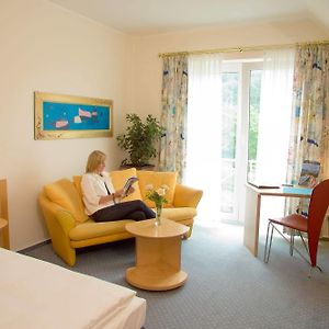Comfort Zimmer mit Kingsize-Bett